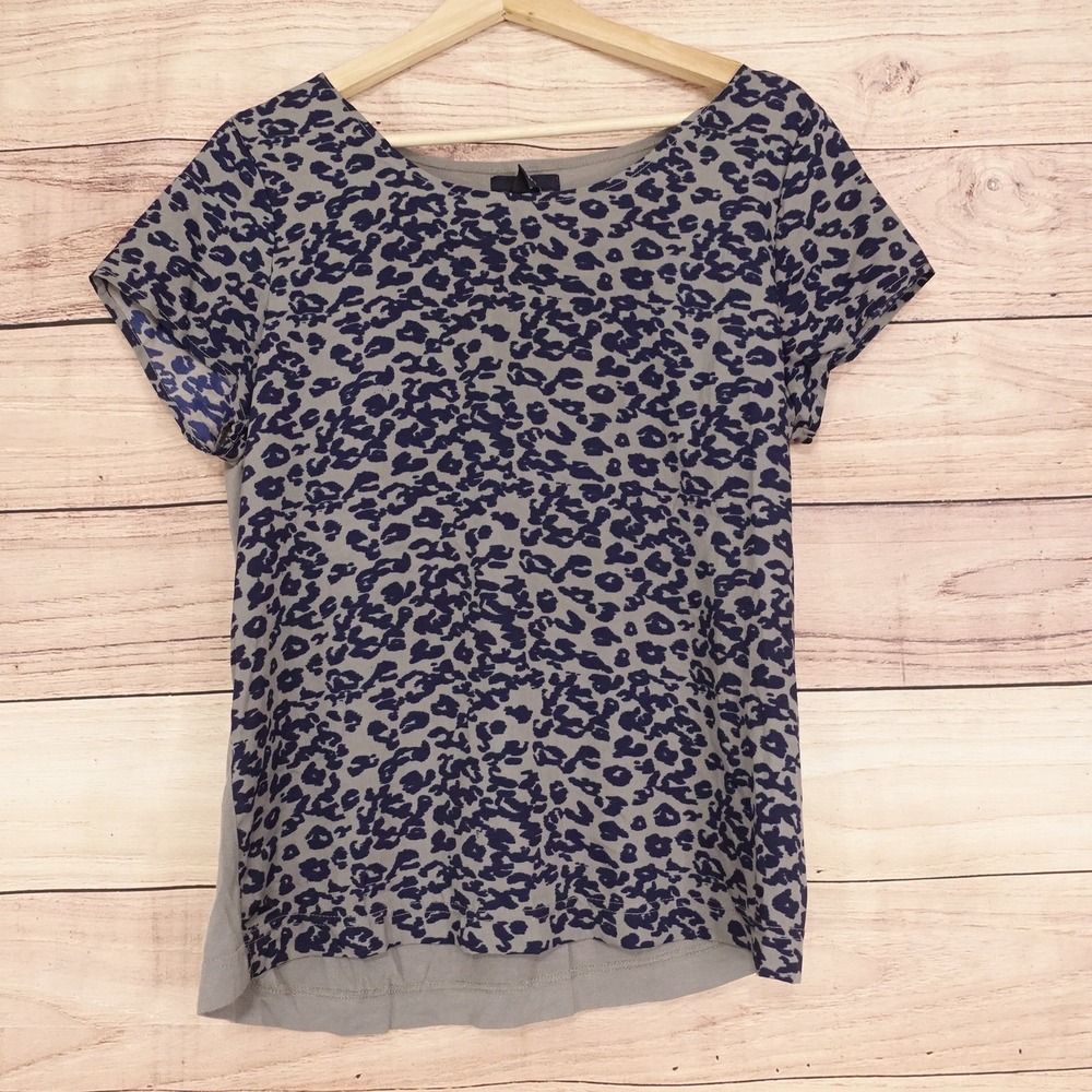 Gap T-Shirt Womens M Gray Leopard Animal Print Crew Neck Short Sleeve Jersey Top